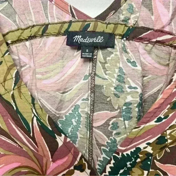 Madewell Shirred Cap-Sleeve Top in
Brushstroke Monstera Size Small - Picture 4 of 14